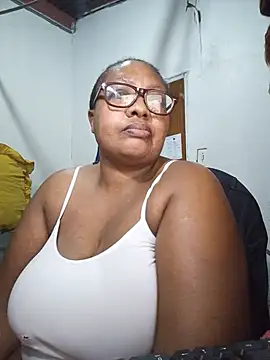 Snapshot of YELLOW_BONE chatting on 07-07-26, 09:19 YELLOW BONE online show from 07-07-26, 09:19