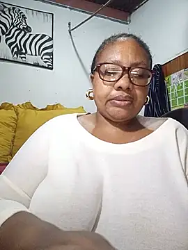 Snapshot of YELLOW_BONE chatting on 07-21-26, 08:55 YELLOW BONE online show from 07-21-26, 08:55