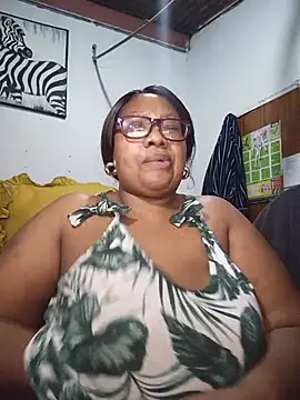 Snapshot of YELLOW_BONE chatting on 07-23-26, 08:40 YELLOW BONE online show from 07-23-26, 08:40