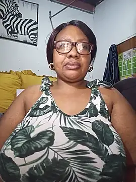 Snapshot of YELLOW_BONE chatting on 07-24-26, 08:51 YELLOW BONE online show from 07-24-26, 08:51