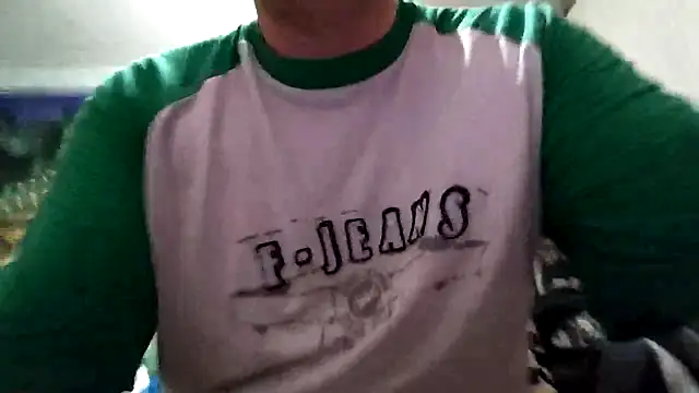 Snapshot of tores992 chatting on 11-27-25, 08:33 tores992 online show from 11-27-25, 08:33