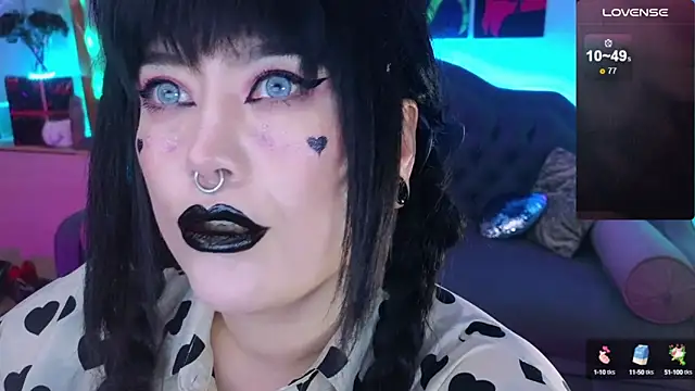 Snapshot of wickedxqueen chatting on 12-10-24, 05:28 wickedxqueen online show from 12-10-24, 05:28