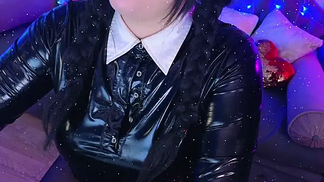 Snapshot of wickedxqueen chatting on 01-01-25, 11:40 wickedxqueen online show from 01-01-25, 11:40