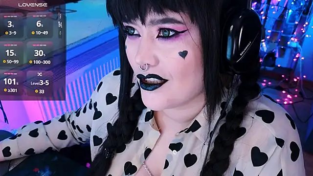 Snapshot of wickedxqueen chatting on 02-24-25, 04:49 wickedxqueen online show from 02-24-25, 04:49