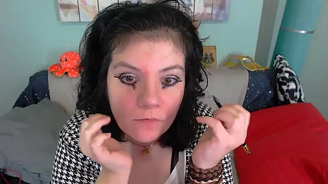 Snapshot of EverlyRays chatting on 11-01-25, 04:36 EverlyRays online show from 11-01-25, 04:36