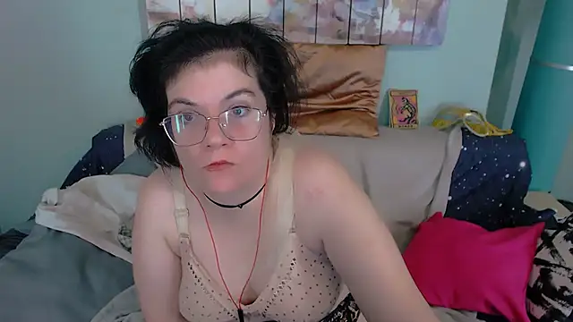 Snapshot of EverlyRays chatting on 11-13-25, 04:06 EverlyRays online show from 11-13-25, 04:06