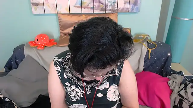 Snapshot of EverlyRays chatting on 11-27-25, 07:32 EverlyRays online show from 11-27-25, 07:32