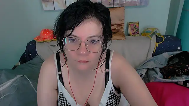 Snapshot of EverlyRays chatting on 11-30-25, 07:40 EverlyRays online show from 11-30-25, 07:40