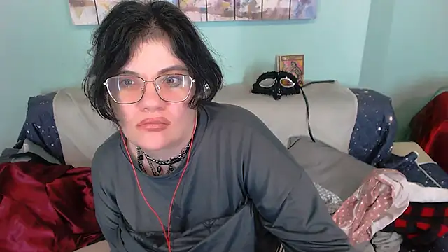 Snapshot of EverlyRays chatting on 12-21-25, 08:49 EverlyRays online show from 12-21-25, 08:49