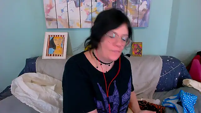 Snapshot of EverlyRays chatting on 02-07-26, 04:00 EverlyRays online show from 02-07-26, 04:00