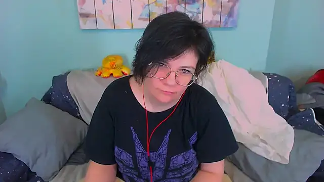 Snapshot of EverlyRays chatting on 02-13-26, 05:58 EverlyRays online show from 02-13-26, 05:58