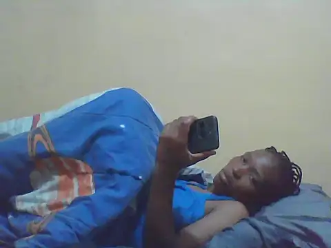 Smillie prety online show from 12-21-25, 05:36