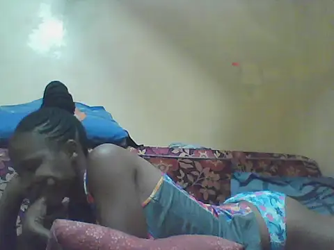 Snapshot of Smillie_prety chatting on 06-19-26, 11:58 Smillie prety online show from 06-19-26, 11:58