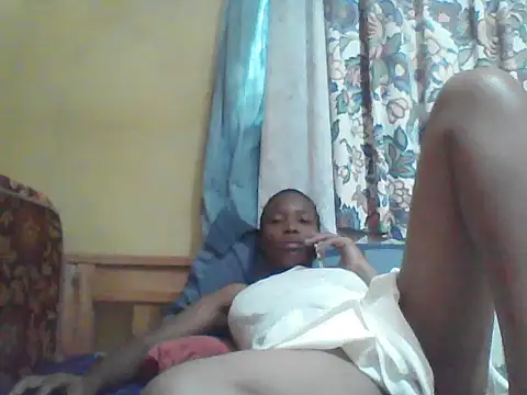 Snapshot of Smillie_prety chatting on 07-16-26, 01:39 Smillie prety online show from 07-16-26, 01:39