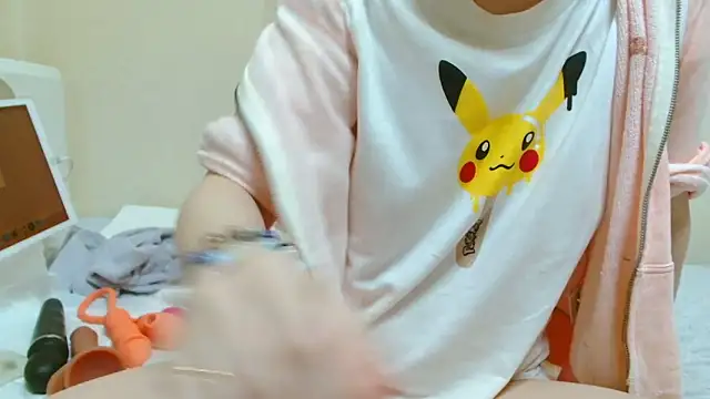 Snapshot of liliyRiSAcha-n chatting on 09-11-25, 09:20 liliyRiSAcha-n online show from 09-11-25, 09:20