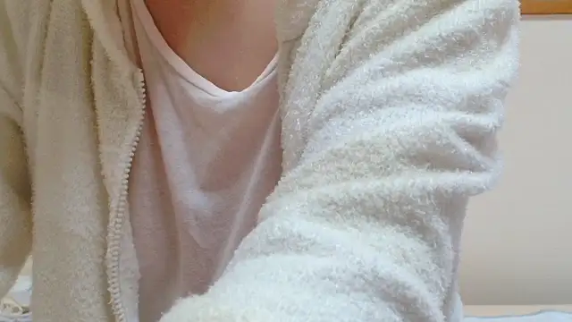 Snapshot of liliyRiSAcha-n chatting on 10-06-25, 05:49 liliyRiSAcha-n online show from 10-06-25, 05:49