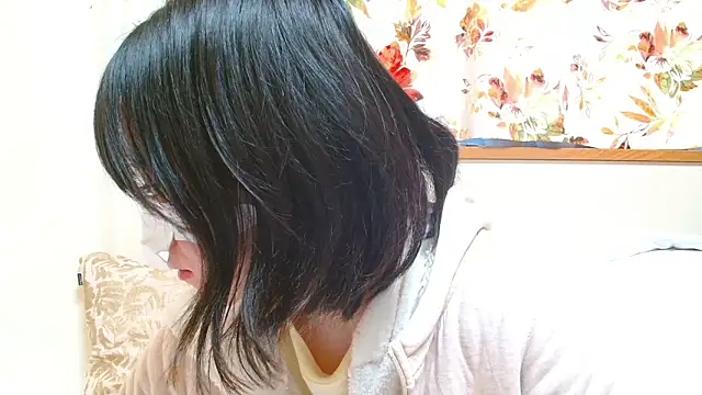 Snapshot of liliyRiSAcha-n chatting on 02-10-26, 07:23 liliyRiSAcha-n online show from 02-10-26, 07:23