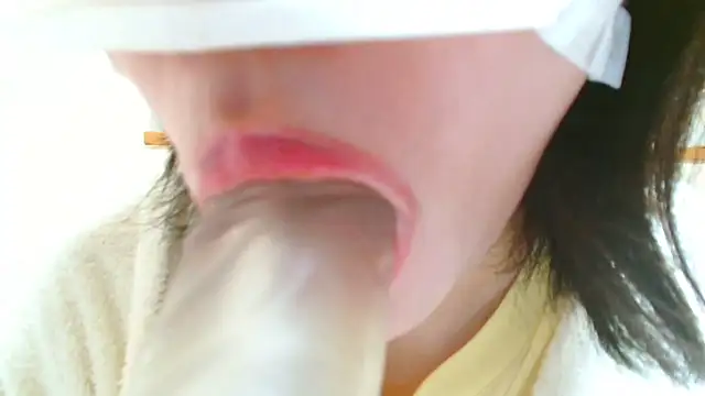 Snapshot of liliyRiSAcha-n chatting on 04-04-26, 09:40 liliyRiSAcha-n online show from 04-04-26, 09:40