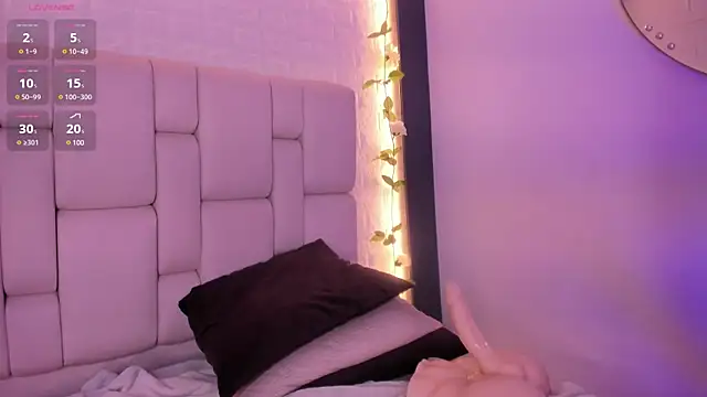 emma woods  online show from 12-19-24, 03:30