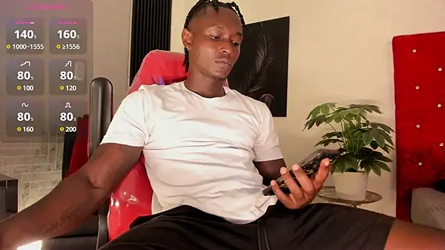 Snapshot of DannSmmith chatting on 02-06-25, 03:41 DannSmmith online show from 02-06-25, 03:41
