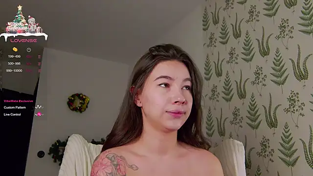 Snapshot of Marie_Diaze chatting on 12-28-24, 05:12 Marie Diaze online show from 12-28-24, 05:12