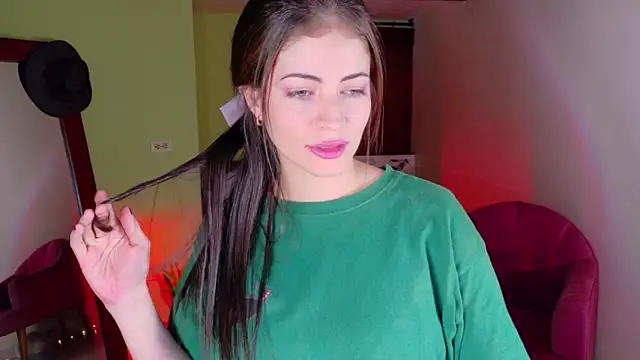 Snapshot of Emma__Blanco chatting on 12-17-25, 08:04 Emma Blanco online show from 12-17-25, 08:04