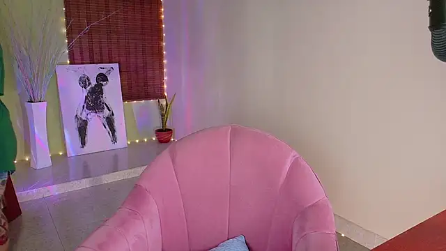 Snapshot of Emma__Blanco chatting on 01-15-26, 05:56 Emma Blanco online show from 01-15-26, 05:56