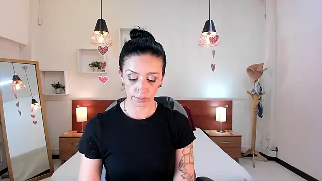 Kristen Garner online show from 02-21-25, 08:49