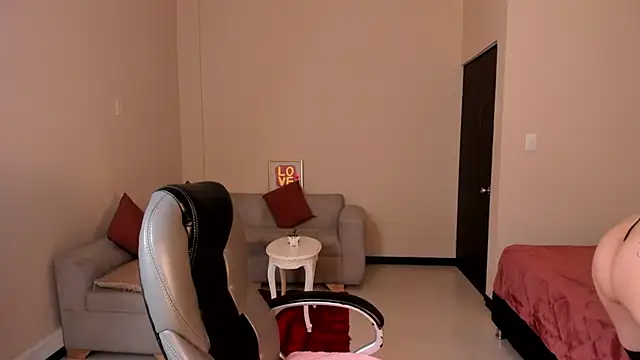 Kristen Garner online show from 04-08-26, 08:09