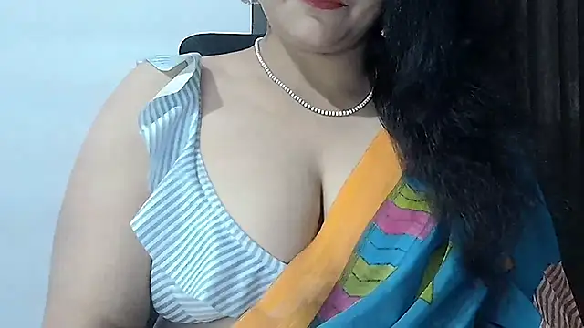 Snapshot of Maria_55 chatting on 11-18-25, 07:13 Maria 55 online show from 11-18-25, 07:13