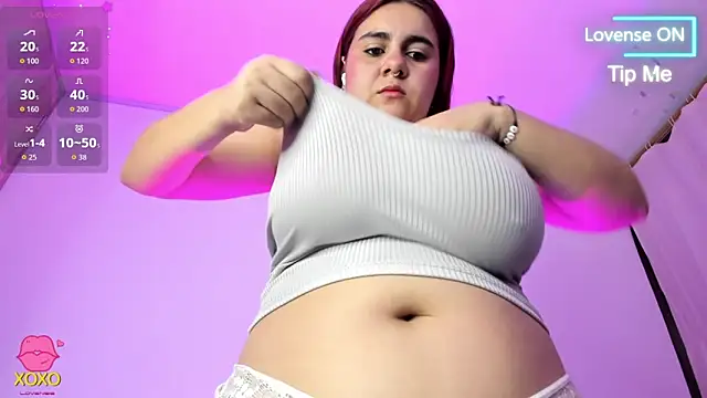 Snapshot of nicolleu99 chatting on 10-24-25, 11:17 nicolleu99 online show from 10-24-25, 11:17