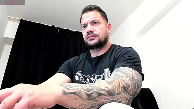 Snapshot of musclemonster31 chatting on 12-04-25, 08:39 musclemonster31 online show from 12-04-25, 08:39