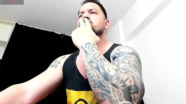 Snapshot of musclemonster31 chatting on 01-11-26, 09:09 musclemonster31 online show from 01-11-26, 09:09