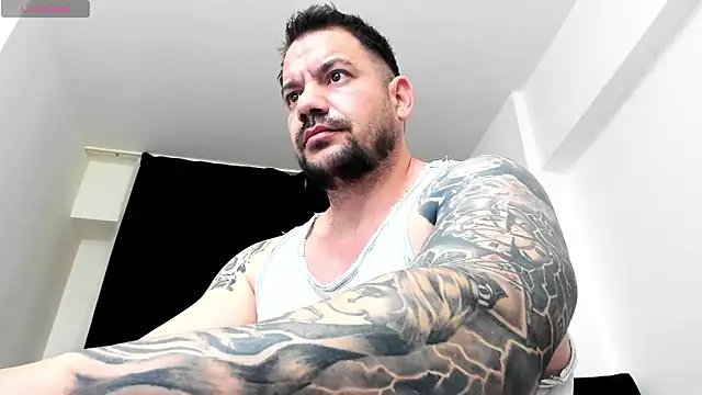 Snapshot of musclemonster31 chatting on 01-12-26, 11:21 musclemonster31 online show from 01-12-26, 11:21