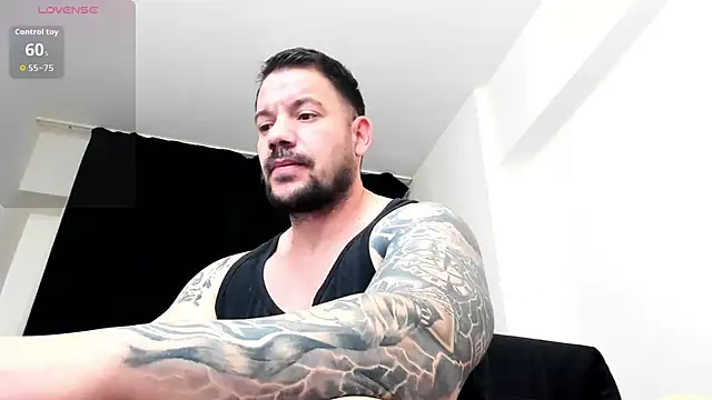 Snapshot of musclemonster31 chatting on 02-04-26, 12:44 musclemonster31 online show from 02-04-26, 12:44