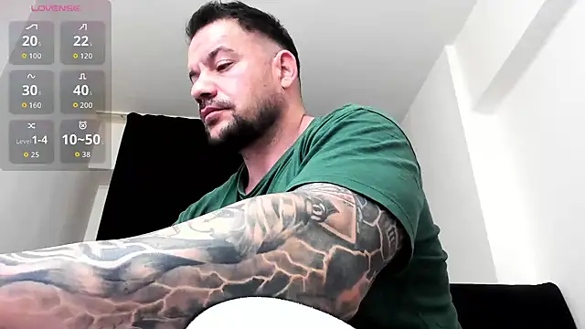 Snapshot of musclemonster31 chatting on 02-10-26, 02:15 musclemonster31 online show from 02-10-26, 02:15