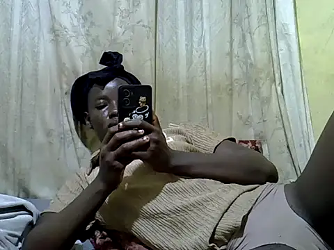 KENYANHONEY01 online show from 01-11-26, 04:28