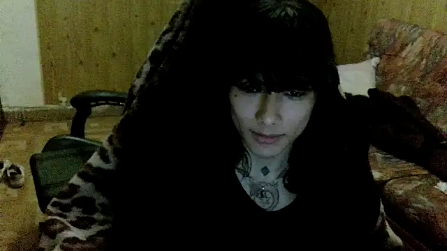 Snapshot of calliemaggotbone chatting on 12-02-25, 09:47 calliemaggotbone online show from 12-02-25, 09:47