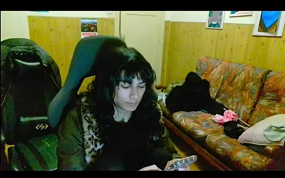 Snapshot of calliemaggotbone chatting on 12-18-25, 12:06 calliemaggotbone online show from 12-18-25, 12:06