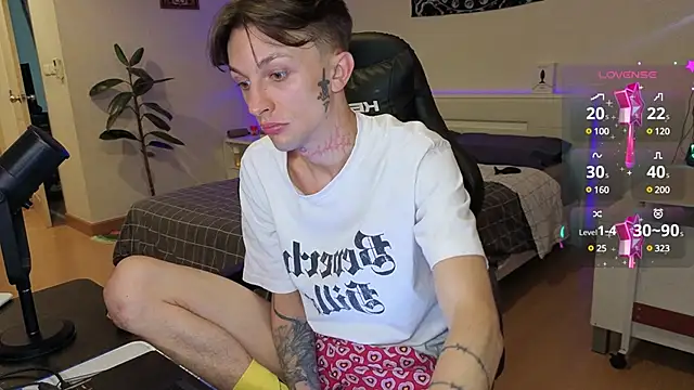 Snapshot of Tima_Lexikov_ chatting on 12-24-24, 09:39 Tima Lexikov online show from 12-24-24, 09:39