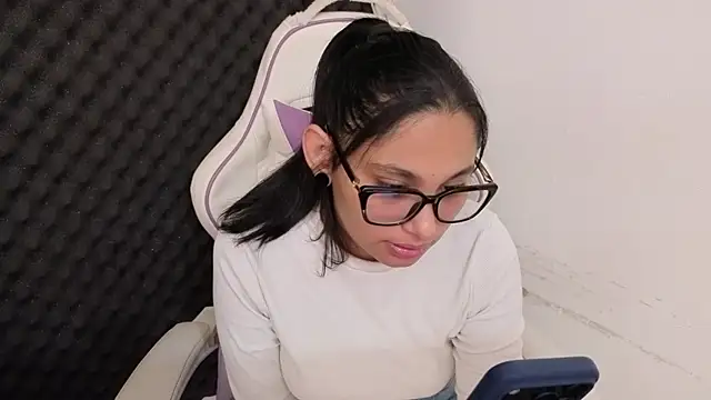 Snapshot of Cuteprincess21 chatting on 07-17-26, 02:18 Cuteprincess21 online show from 07-17-26, 02:18