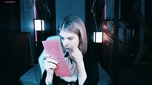 Snapshot of Noah_ElmerX chatting on 02-05-25, 08:57 Noah ElmerX online show from 02-05-25, 08:57