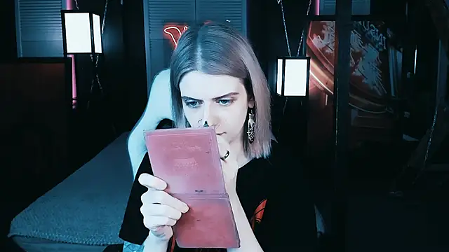 Snapshot of Noah_ElmerX chatting on 02-20-25, 08:25 Noah ElmerX online show from 02-20-25, 08:25