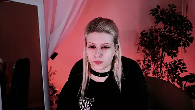 Snapshot of Noah_ElmerX chatting on 10-07-25, 10:07 Noah ElmerX online show from 10-07-25, 10:07