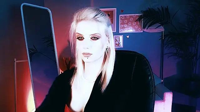 Snapshot of Noah_ElmerX chatting on 10-12-25, 11:42 Noah ElmerX online show from 10-12-25, 11:42