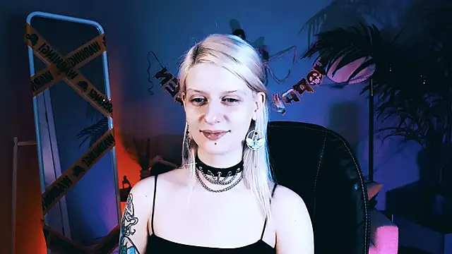 Snapshot of Noah_ElmerX chatting on 10-27-25, 05:17 Noah ElmerX online show from 10-27-25, 05:17