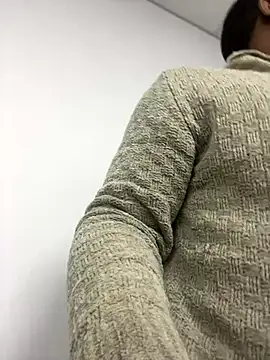 Snapshot of YesTheSexiest chatting on 10-14-25, 08:59 YesTheSexiest online show from 10-14-25, 08:59