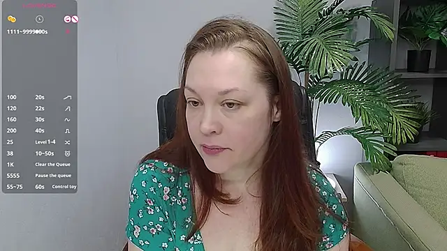 Snapshot of CutieGinger chatting on 11-21-25, 12:37 CutieGinger online show from 11-21-25, 12:37