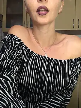 Snapshot of Kristina03 chatting on 10-28-25, 09:50 Kristina03 online show from 10-28-25, 09:50