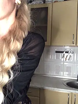 Snapshot of Kristina03 chatting on 10-31-25, 10:11 Kristina03 online show from 10-31-25, 10:11